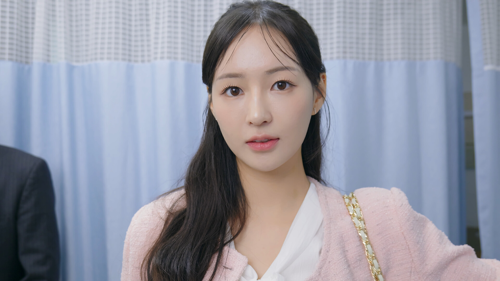 Five Hearts Under One Roof season 2 - LIMITKEY